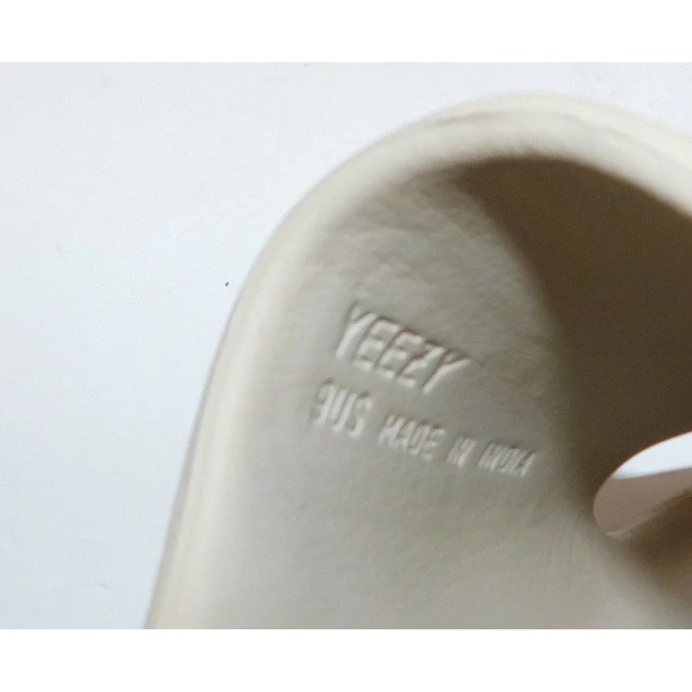 adidas Yeezy Slide Beige Men's US 9 Slip-On Comfort Sandals